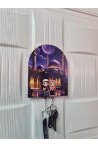 Camii ve Başörtülü Kadın ve Erkek Figürlü Ahşap Anahtarlık ve Askılık Camii ve Başörtülü Kadın ve Erkek Figürlü Ahşap Anahtarlık ve Askılık.