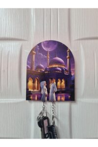 Camii ve Başörtülü Kadın ve Erkek Figürlü Ahşap Anahtarlık ve Askılık Camii ve Başörtülü Kadın ve Erkek Figürlü Ahşap Anahtarlık ve Askılık.