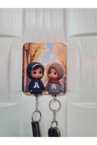Başörtülü Kadın ve Erkek Figürlü Ahşap Anahtarlık ve Askılık Başörtülü Kadın ve Erkek Figürlü Ahşap Anahtarlık ve Askılık.