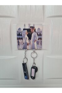 Kabe Temalı Erkek ve Kadın Figürlü Ahşap Anahtarlık ve Askılık Kabe Temalı Erkek ve Kadın Figürlü Ahşap Anahtarlık ve Askılık.