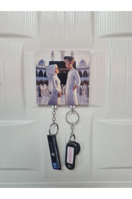 Kabe Temalı Erkek ve Kadın Figürlü Ahşap Anahtarlık ve Askılık Kabe Temalı Erkek ve Kadın Figürlü Ahşap Anahtarlık ve Askılık.