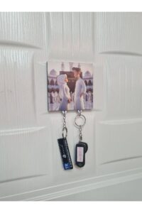 Kabe Temalı Erkek ve Kadın Figürlü Ahşap Anahtarlık ve Askılık Kabe Temalı Erkek ve Kadın Figürlü Ahşap Anahtarlık ve Askılık.