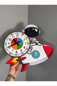 Sevimli Astronot Montessori Çocuk Odası Eğitici Ahşap Duvar Saati - Sessiz Mekanizma, Şık Tasarım Sevimli Astronot Montessori Çocuk Odası Eğitici Ahşap Duvar Saati - Sessiz Mekanizma, Şık Tasarım.