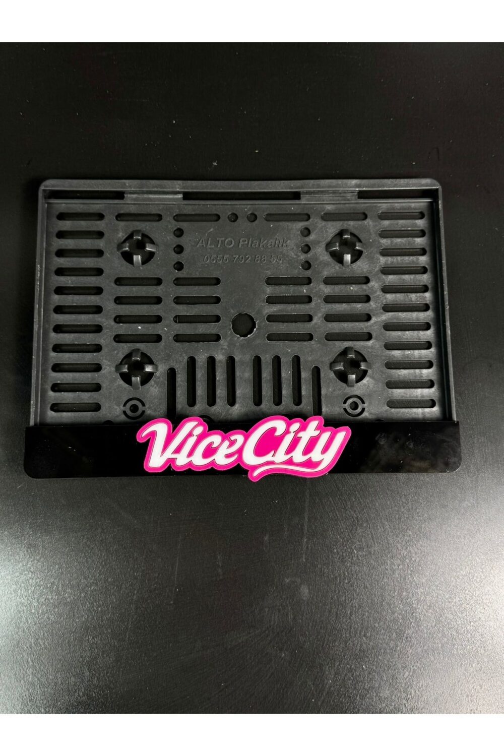 Vice City Pleksi Plakalık.