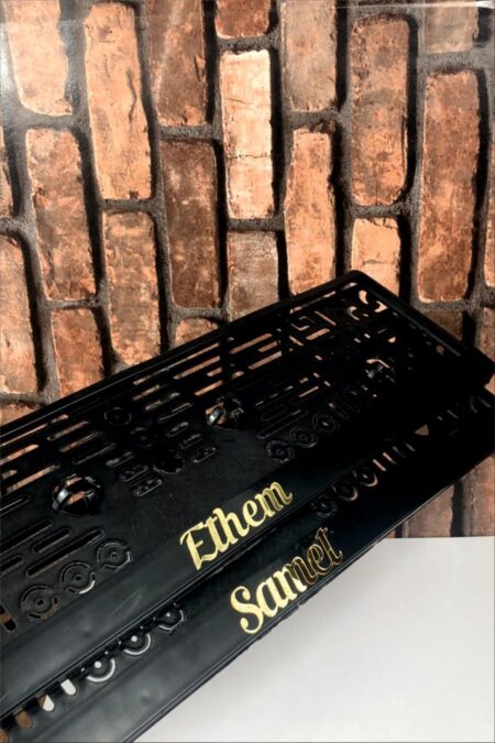 Kişiye Özel Isimli 2 Adet Araç Pleksi Kabartmalı Siyah Oto Plakalık Kişiye Özel Isimli 2 Adet Araç Pleksi Kabartmalı Siyah Oto Plakalık.