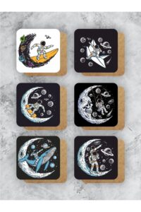 Astronot Temalı Ahşap Bardak Altlığı Ahşap Baskılı Altlık 6'lı Set (9 X9CM) Astronot Temalı Ahşap Bardak Altlığı Ahşap Baskılı Altlık 6'lı Set (9 X9CM).