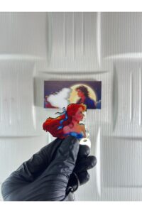 Ay Işığı Aşkı Temalı Masalsı Çift Ahşap Anahtarlık – Romantik Duvar Askılığı Ay Işığı Aşkı Temalı Masalsı Çift Ahşap Anahtarlık – Romantik Duvar Askılığı.