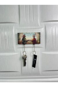 Bahçede Zarif Buluşma Temalı Ahşap Çift Anahtarlık Bahçede Zarif Buluşma Temalı Ahşap Çift Anahtarlık.