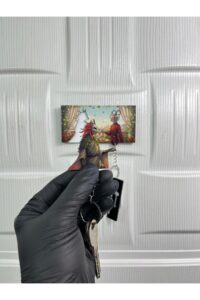 Bahçede Zarif Buluşma Temalı Ahşap Çift Anahtarlık Bahçede Zarif Buluşma Temalı Ahşap Çift Anahtarlık.